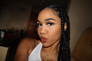 Meet your Posher, Adriana